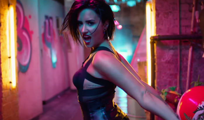 demi-lovato-cool-for-the-summer-music-video