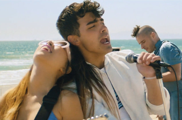 dnce-cake-by-the-ocean-video